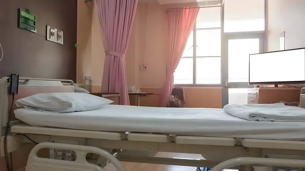 入深户该如何办理_E句话 | 朱孝天曾经单删明道好友？ E句话  院内优美环境