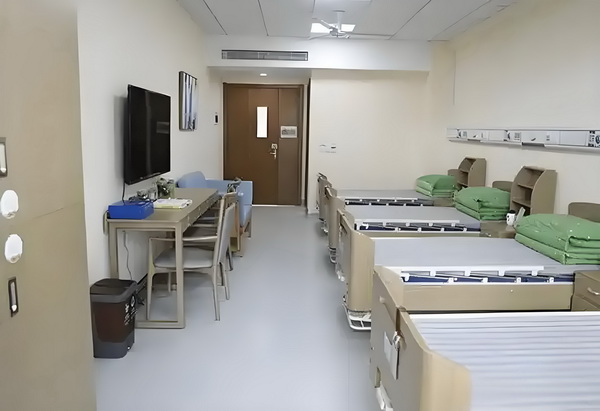 深圳龙岗区入户条件_冯骥荐电影南京照相馆：没有抒情只有血的事实 务之外除经险业营商业保
